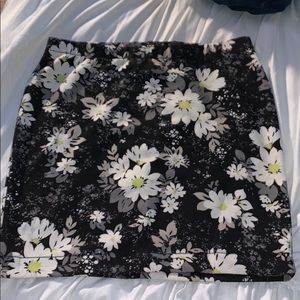 Daisy pencil skirt